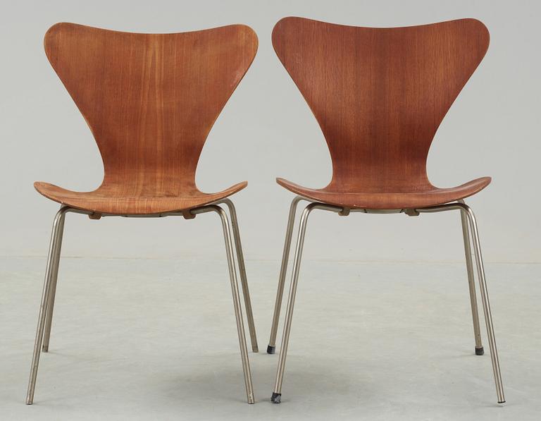 STOLAR, ett par, "Sjuan", Arne Jacobsen, Fritz Hansen.
