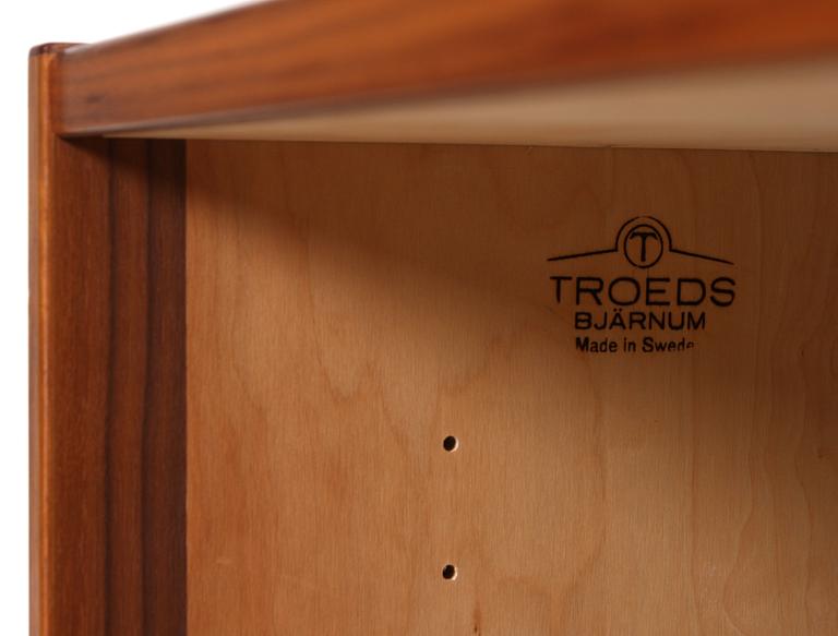 SIDEBOARD, "Arild", Nils Jonsson för Troeds, Bjärnum, 1900-talets tredje kvartal.