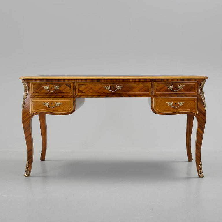 SKRIVBORD, rokokostil, 1800-talets slut.