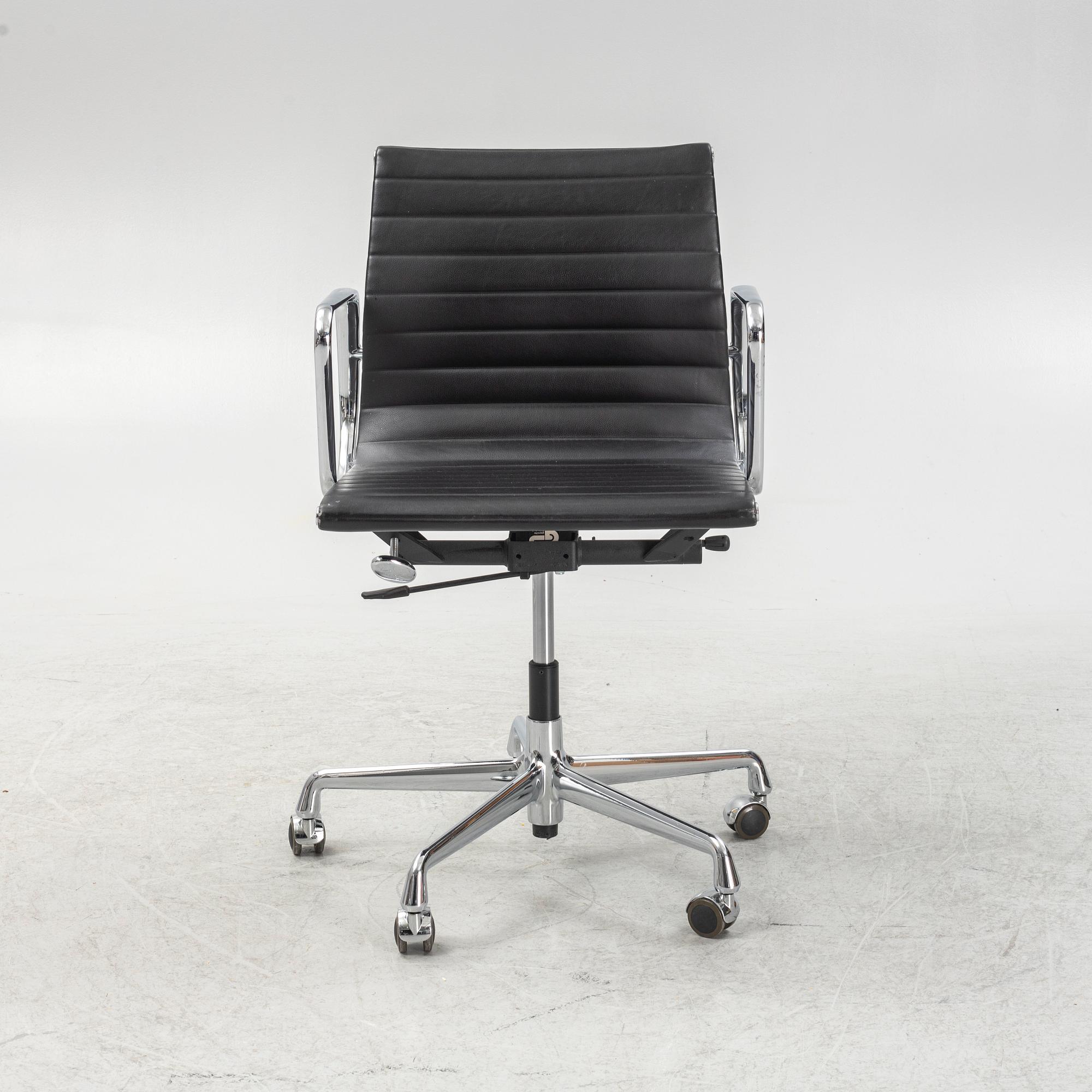 Charles & Ray Eames, an 'EA 117' desk chair, Vitra.