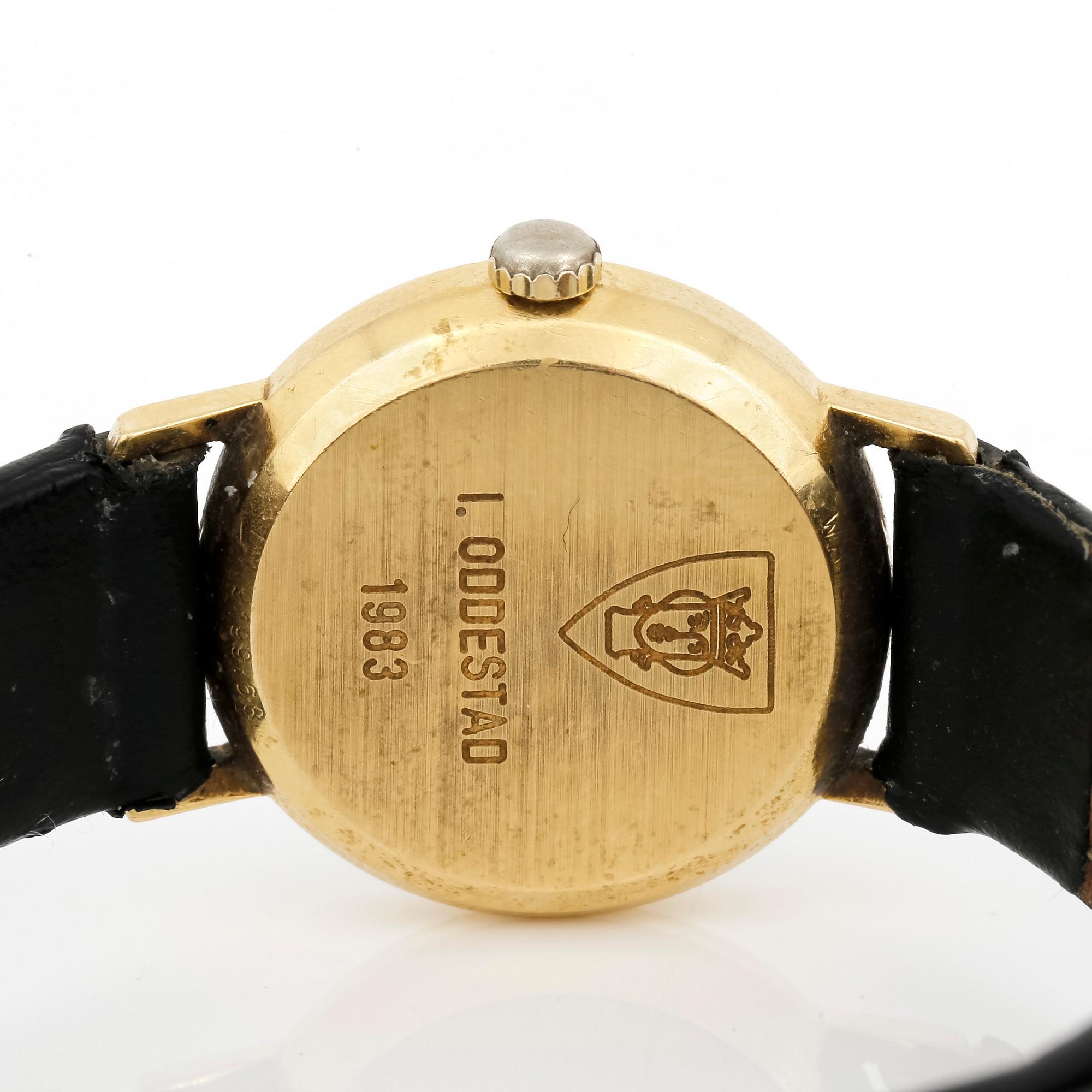 DAMARMBANDSUR, 14 k Certina, tot vikt ca 13,8 gram inkl armband.