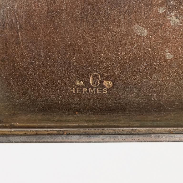 Cigarettetuier, 3 st låghaltigt silver och emalj. 1900-tal.