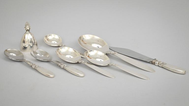 UPPLÄGGNINGSBESTICK, 7 st, och BORDSPINGLA, sterling silver, "Kaktus", Gundorph Albertus, Georg Jensen, Danmark, e 1945.