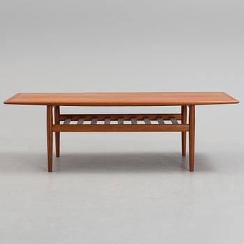 A 1950s/1960s teak table by France & Son, Denmark.