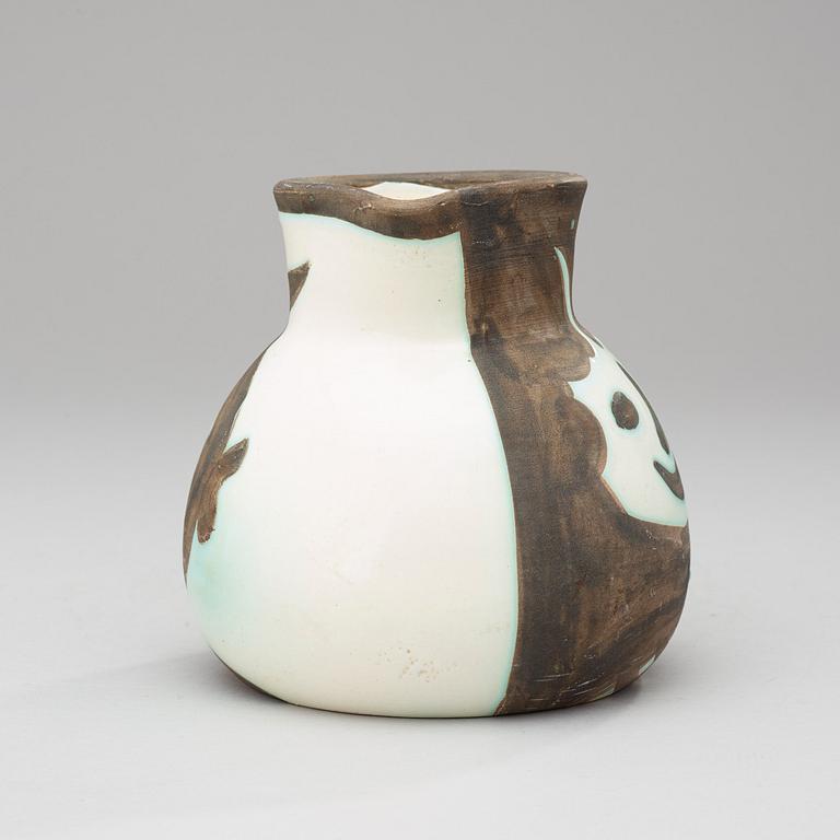 A Pablo Picasso 'Têtes' faience jug, Vallauris, France 1956.