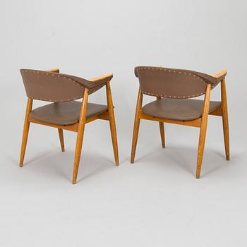 A pair of 1950s chairs.