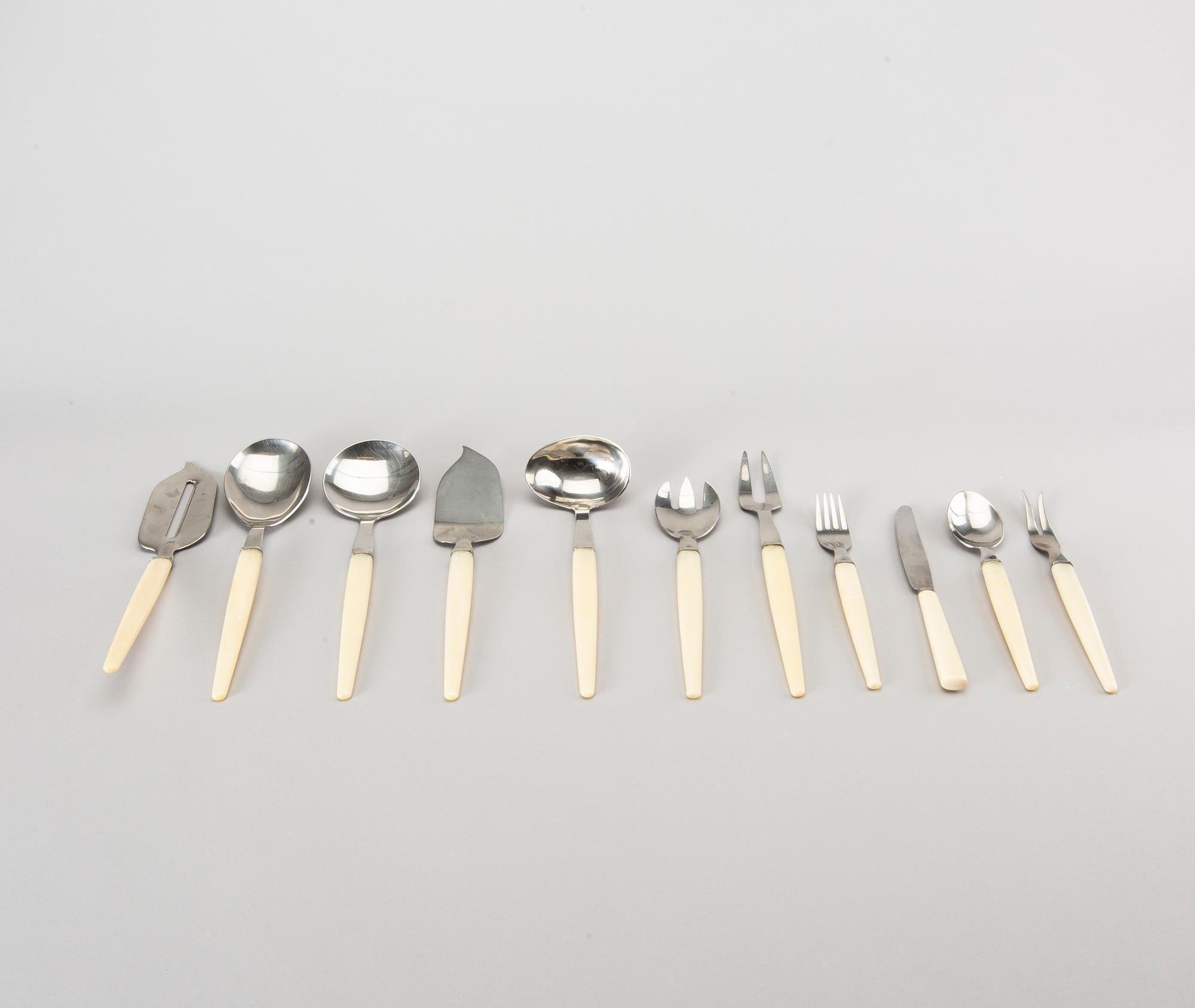 BESTICKSCHATULL med BESTICK ca 113 + 9 dlr, Stigbolaget Malmö 1960-tal.