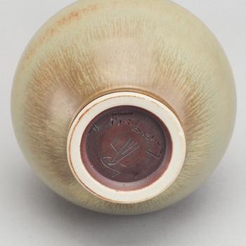 A STONEWARE VASE BY BERNDT FRIBERG FOR GUSTAVSBERGS STUDIO.