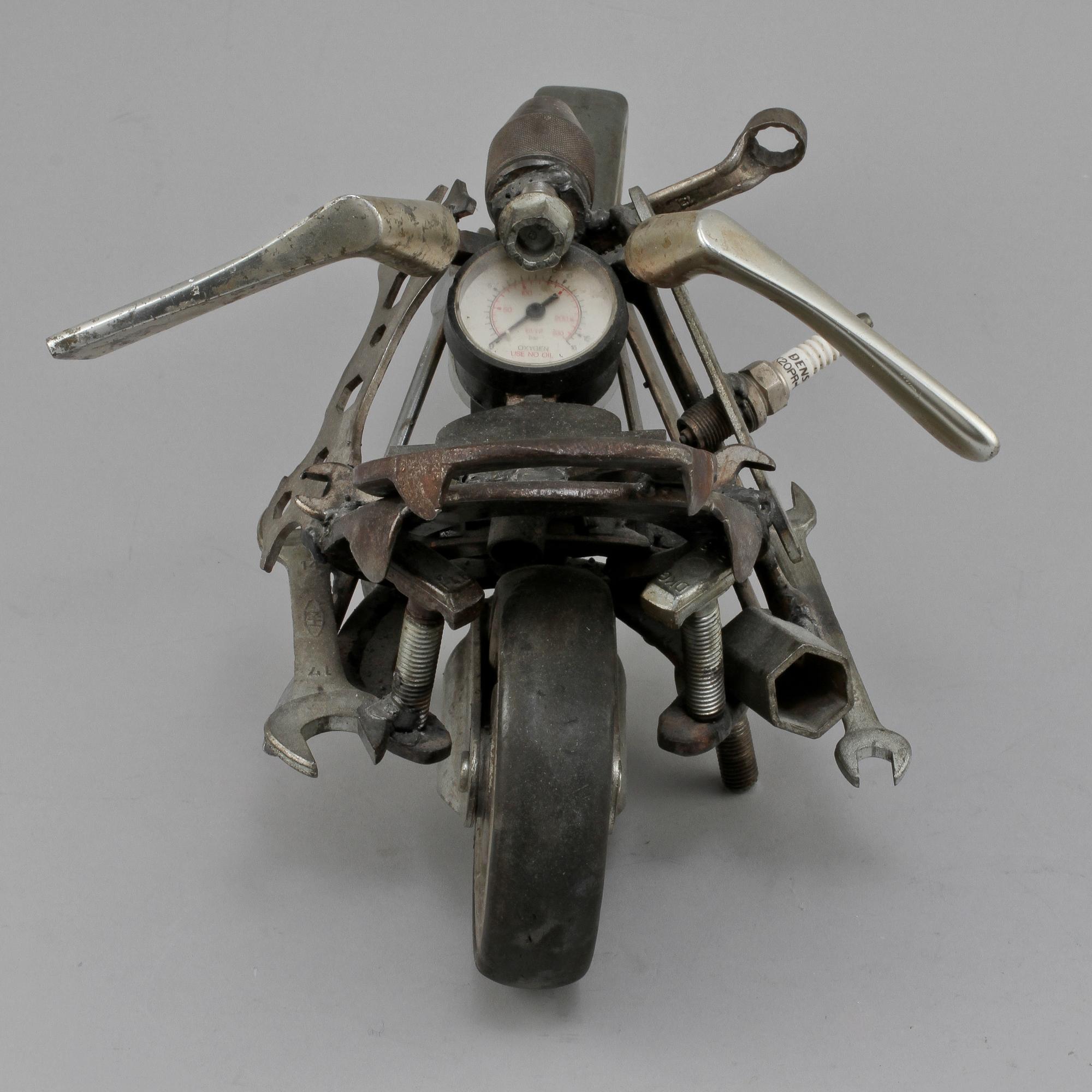 BOB PASTERKAMP, skulptur, metallskrot, osignerad.