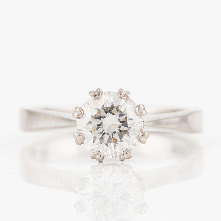 Ring, 18K vitguld med briljantslipad diamant 1.01 ct.