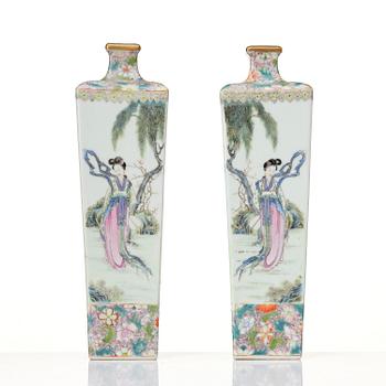 A pair of Chinese 'mille fleur' vases, Republic period, 20th century.