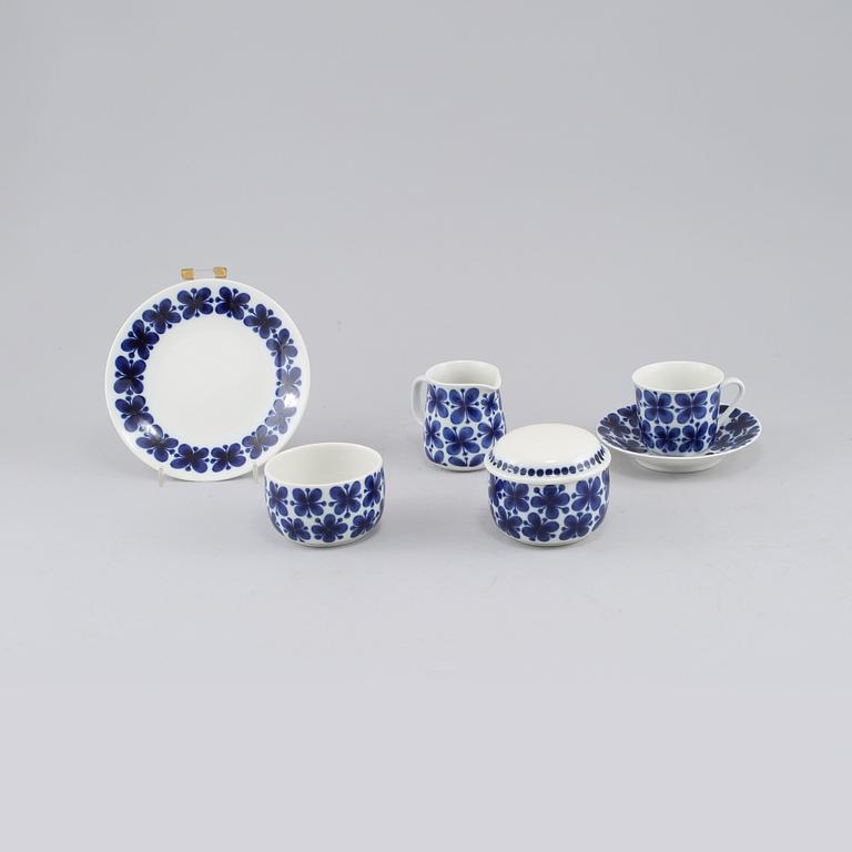 KAFFESERVISDELAR, 32 st, porslin, "Mon Amie", Marianne Westman, Rörstrand.