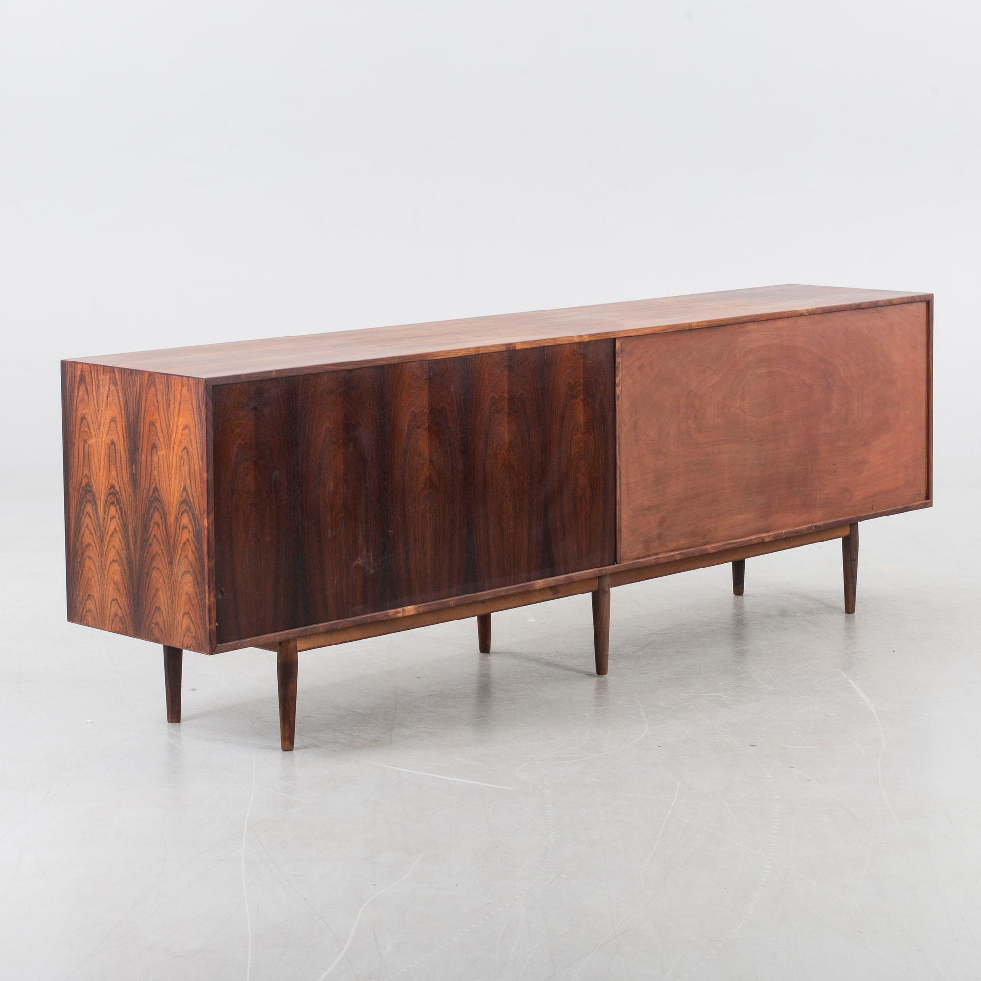 ARNE VODDER, sideboard, Sibast, Danmark. 1960-tal. CITES-intyg.