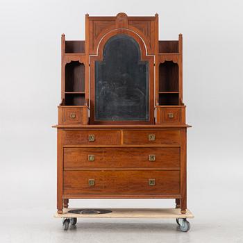 Byrå med uppsats, 1900-talets första hälft.