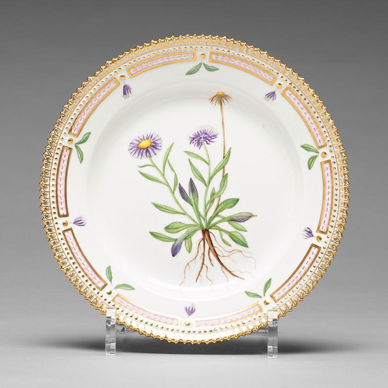A set of six Royal Copenhagen, 'Flora Danica' dishes, Denmark, 20th Century.