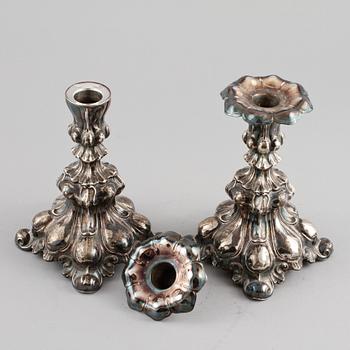 LJUSSTAKAR, ett par, silver, C.G Hallberg, Stockholm, rokokostil, 1944.