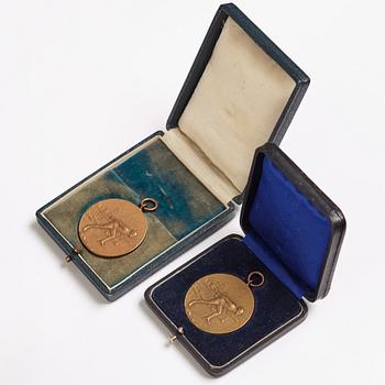 Medals, 2 pcs, 1st prize in 500 and 1500 meters speed skating, 1920, bronze.