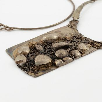 Lars Arby, två collier, sterlingsilver, Göteborg 1976 och 1982.