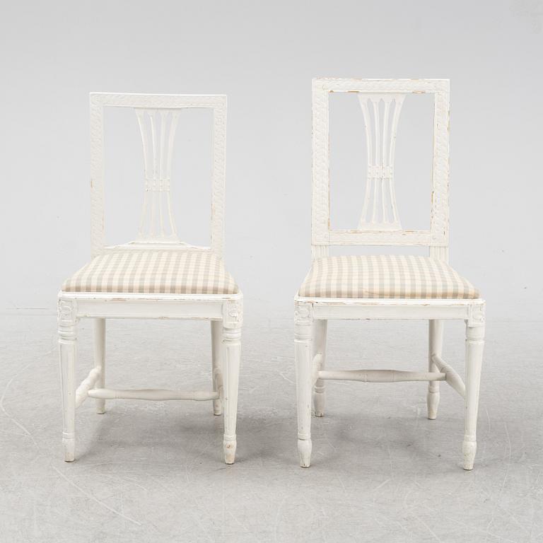 Stolar, 2 st, snarlika, gustavianska, 17-och 1800-tal.