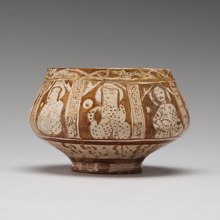 SKÅL, lergods med lysterdekor, höjd ca 10,5 cm, Persien/Iran 1100-1200-tal.