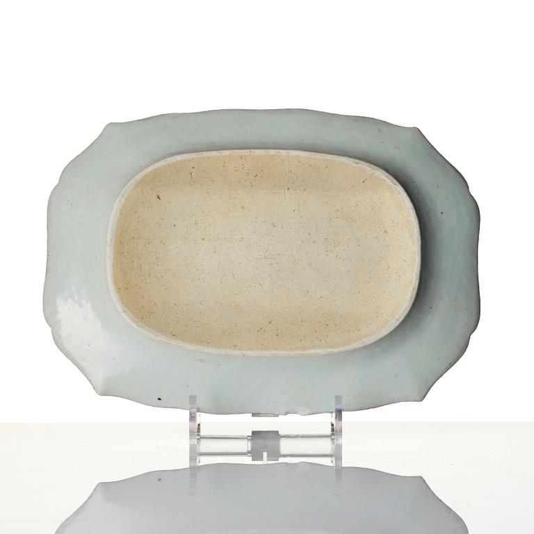 Stekfat, porslin. Qingdynastin, 1700-tal.