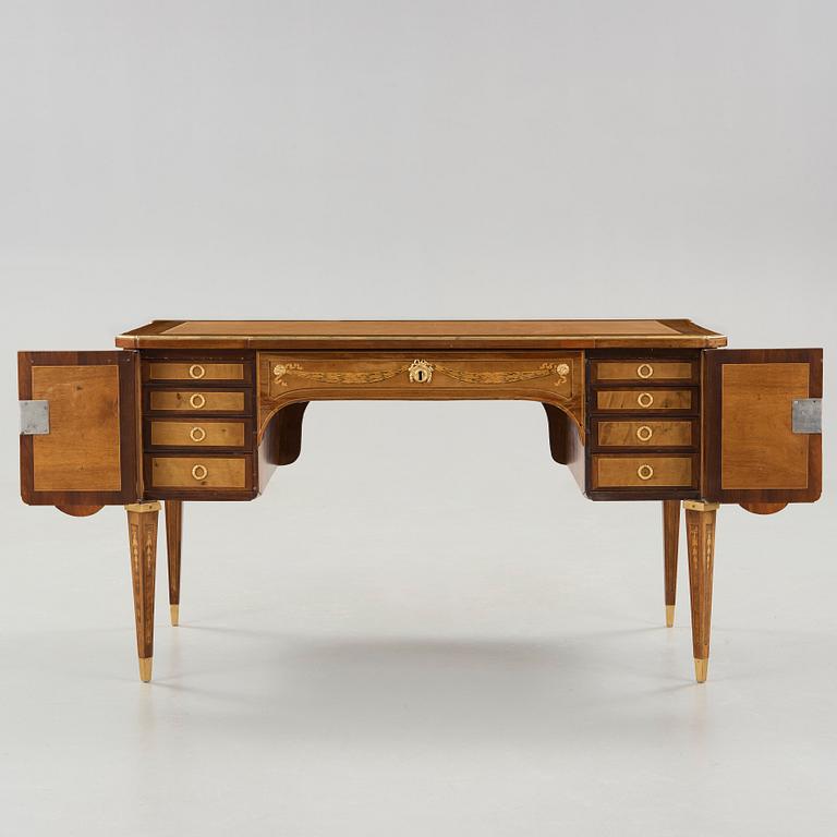 SKRIVBORD, av Georg Haupt (mästare i Stockholm 1770-1784), ej signerat. Gustavianskt.