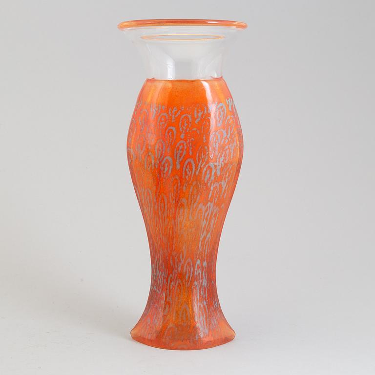 KJELL ENGMAN, skål samt VAS, glas. Kosta Boda Artist Collection.