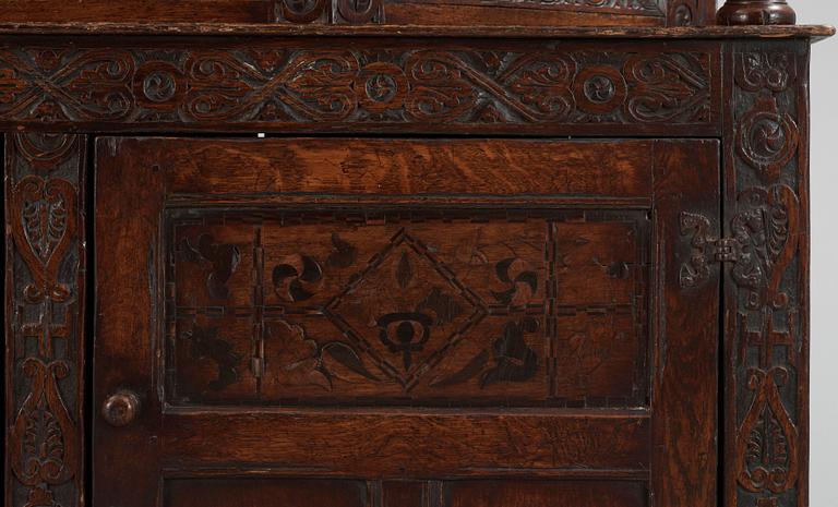 STOLPSKÄNK. England, 1600-tal.