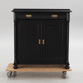 Sideboard/skänk omkring 1900.