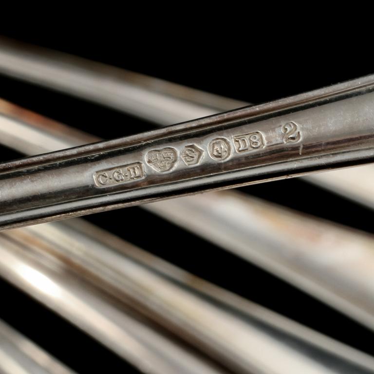 BORDSSKEDAR, 12 st, silver, C. G. Hallberg, Stockholm 1930. Vikt 470 g.