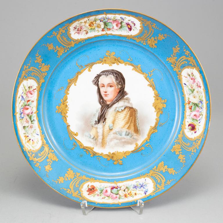 A pair of French porcelain plate, one with Sevrès like mark, early 20th century.