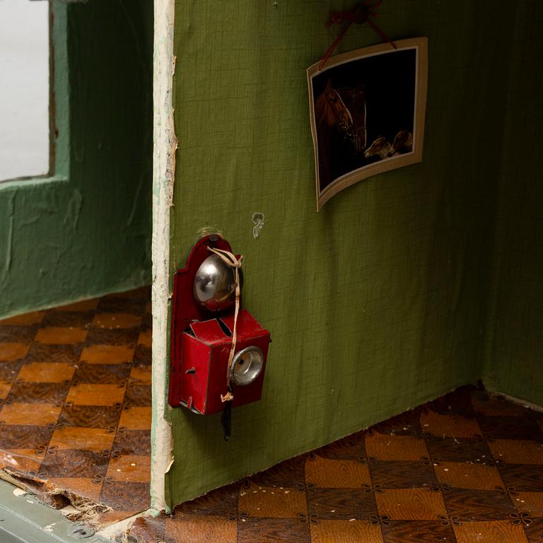 DOLL HOUSE, second half of the 19th century.