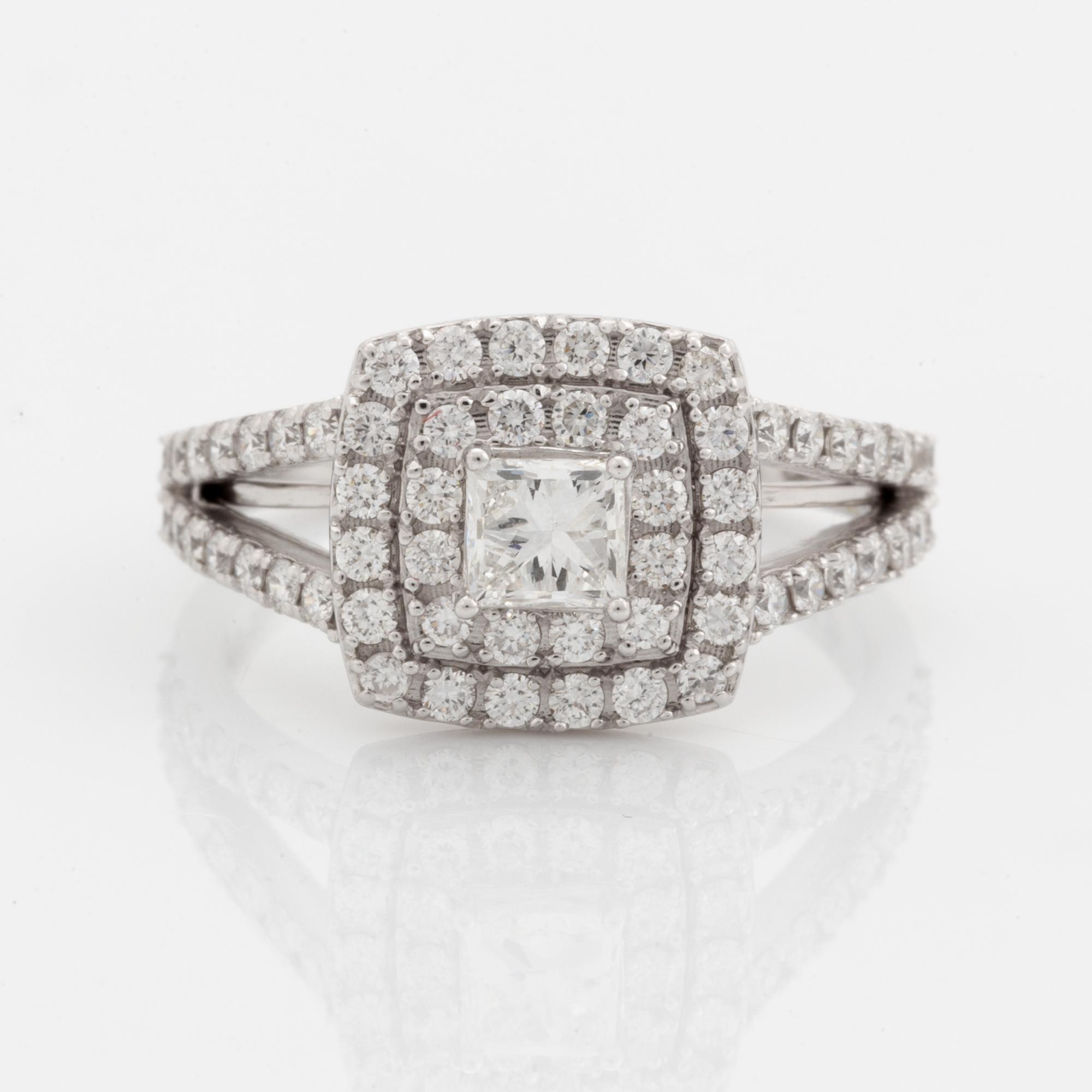 Ring med diamanter, med GIA dossier.