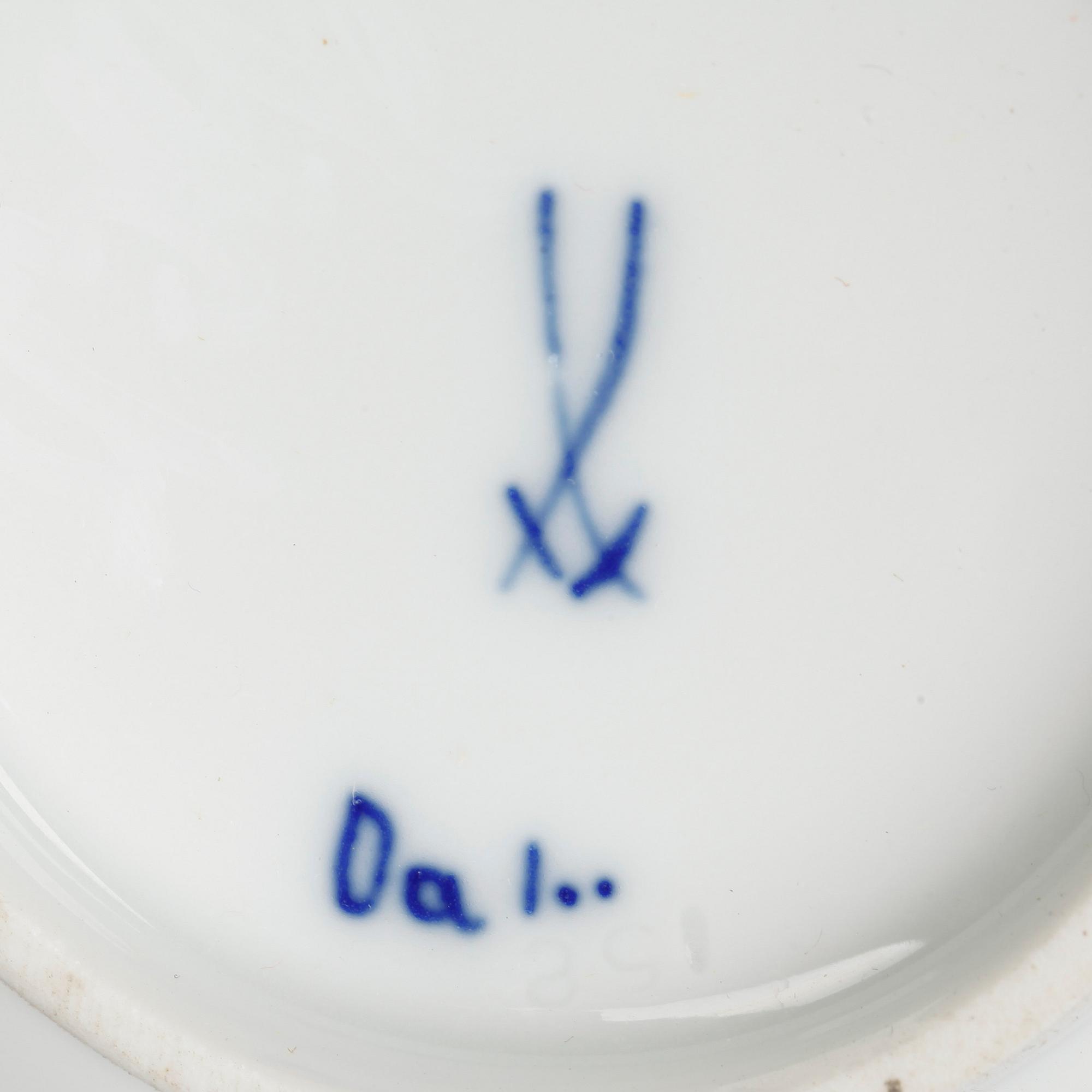 SERVISDELAR, porslin, ca 37 + 11 delar, Meissen, Tyskland 1900-tal.