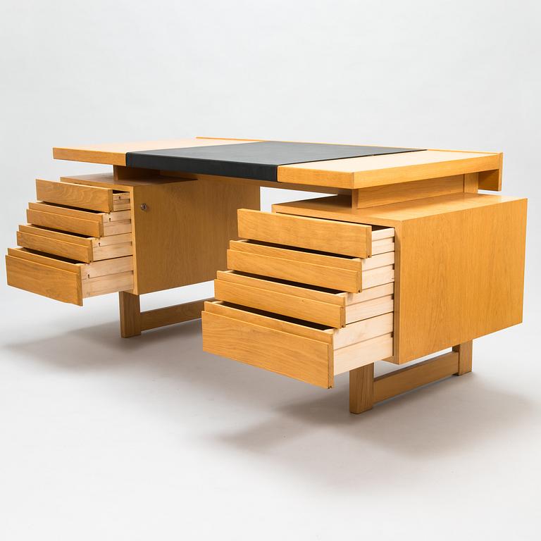 OLAVI HÄNNINEN, A 1960s 'Paletti' writing desk for HMN Huonekalu Mikko Nupponen, Lahti, Finland.