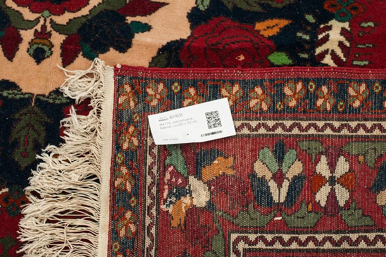 MATTA, old/semiantik, Baktiari, ca 230 x 152 cm.