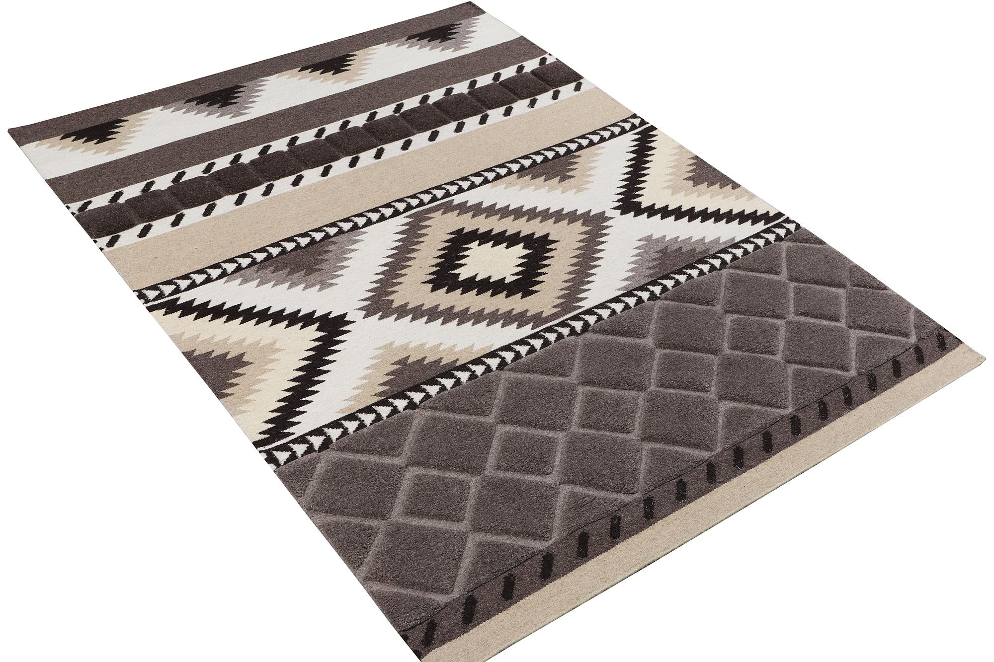 A Kilim rug, c. 230 x 160 cm.