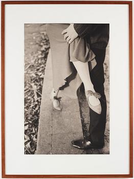 Isabel Munoz, "De la série Tango (couple, chaussures, bas de la robe)", 1989.