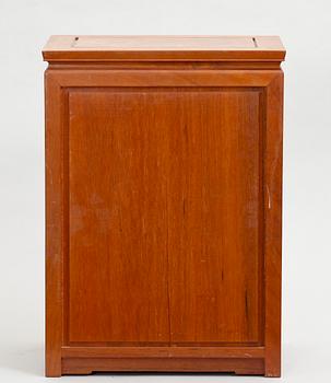 MINIATYRSKÅP, orientaliskt, 1900-talets slut.