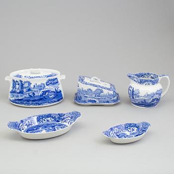 A large Copeland 'Spode's Italian' porcelain dinner- and coffee service, 107 pieces.