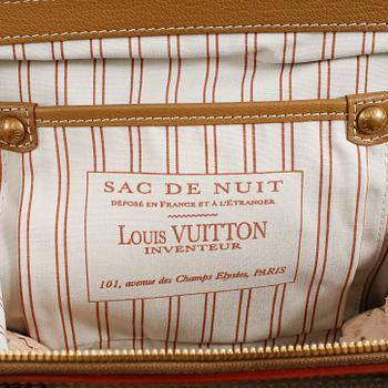 VÄSKA , "Sac de Nuit GM", Louis Vuitton.