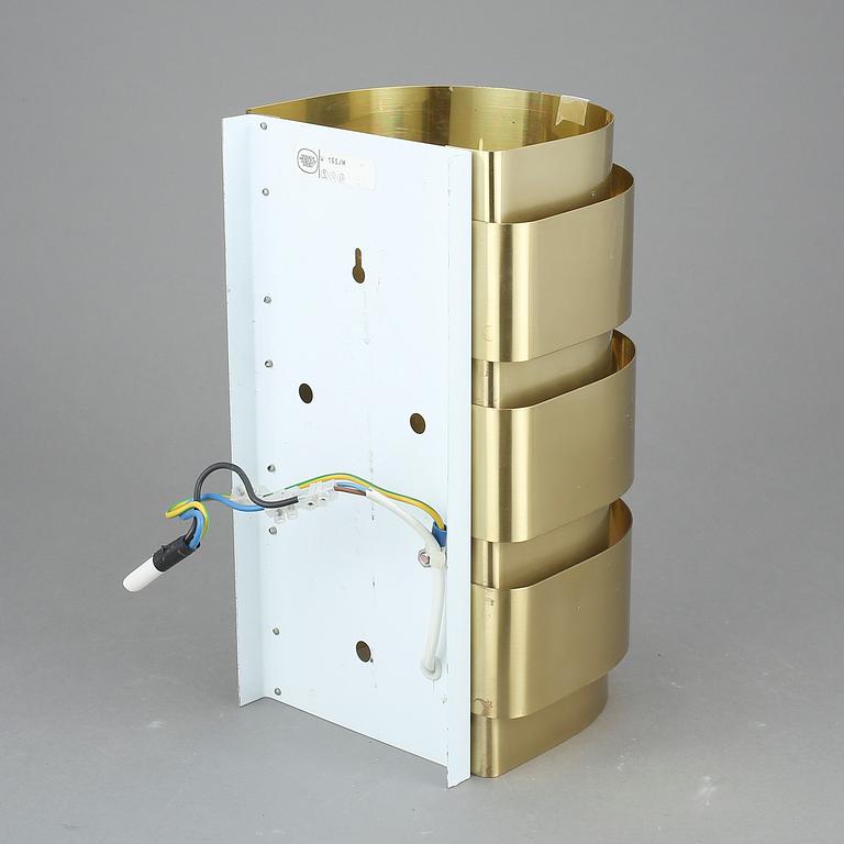 VÄGGLAMPA, mässing. Hans-Agne Jakobsson, Markaryd, 1960-70-tal.