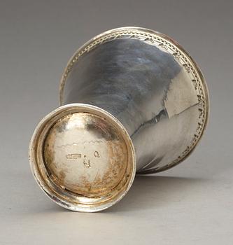 BÄGARE, silver, Gottfried Dubois, Stockholm, 1740. Totalvikt 208 g.