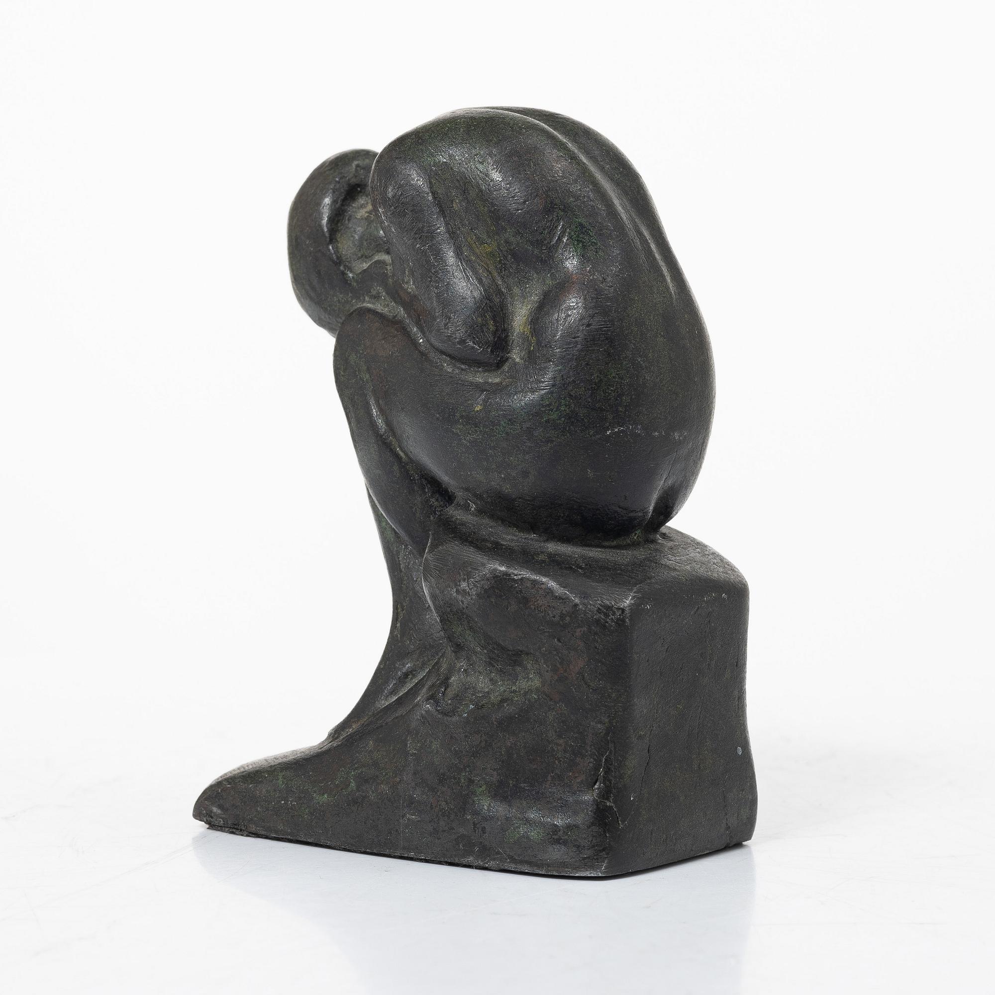 Halvar Frisendahl, Seated figure.