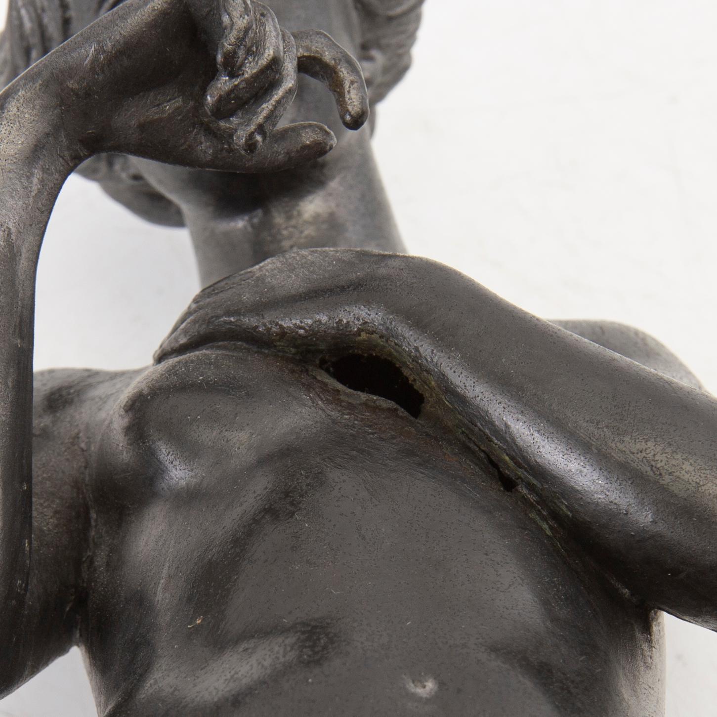 Dekorativ skulptur naken kvinna 1900-talets början.