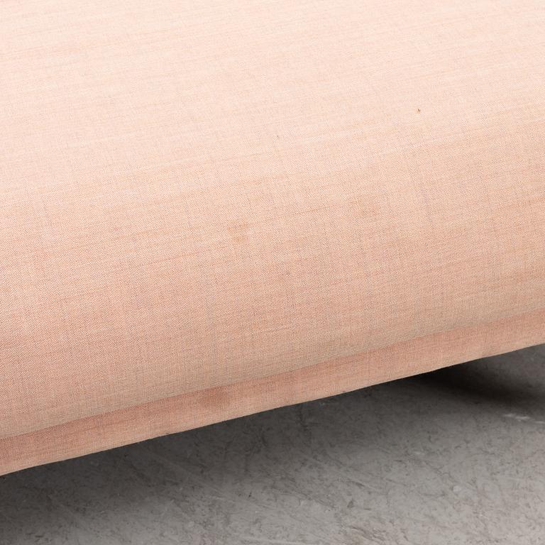 Muuto, Soffa "Rest" med puff.