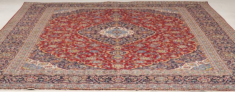 Carpet, oriental, approx. 385 x 292 cm.