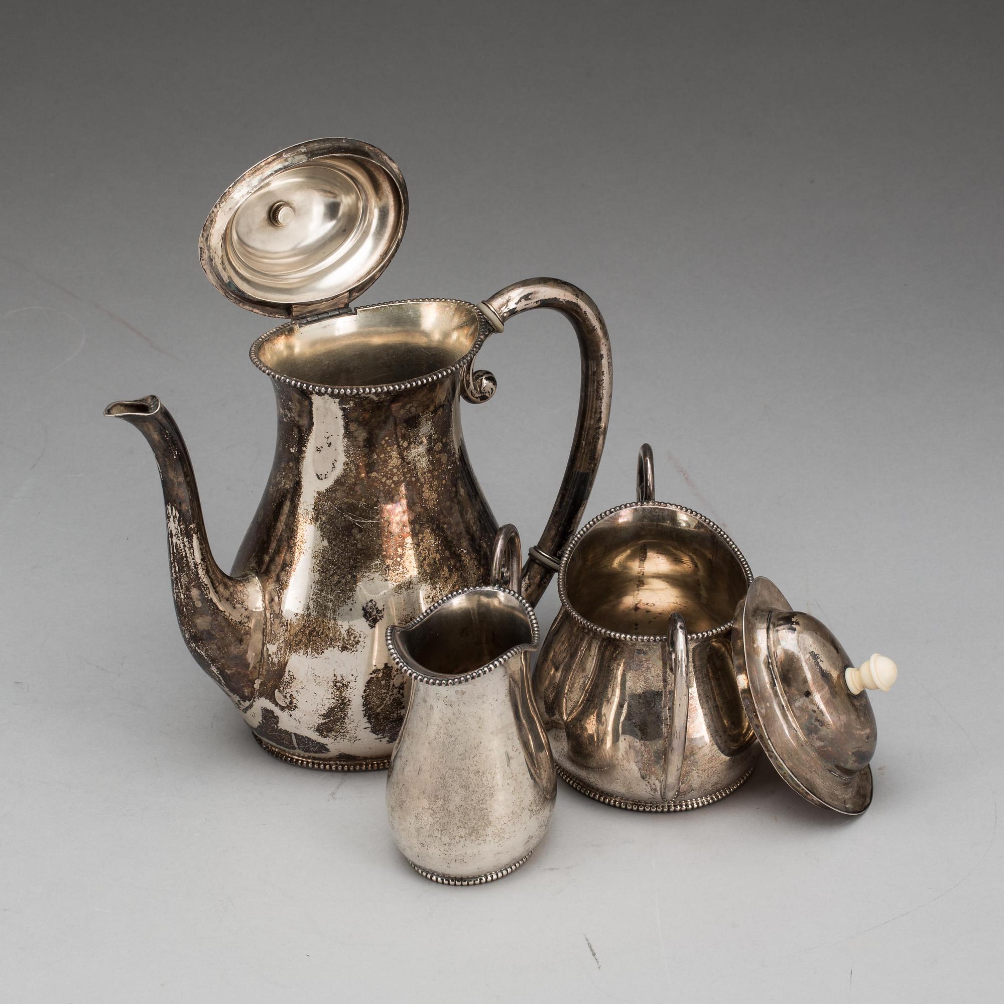 KAFFESERVIS, 3 delar, silver, svenska importstämplar, 1916. Total vikt ca 1150 gram.
