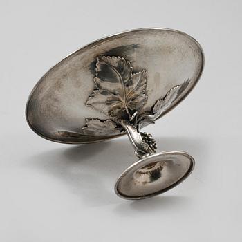 SKÅL PÅ FOT, silver, K Andersson, Stockholm, 1924, vikt 415 gram.