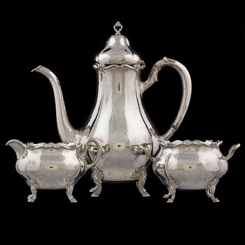 KAFFESERVIS, 3 delar, rokokostil, Göteborg, 1920. Total vikt ca 800 gram.